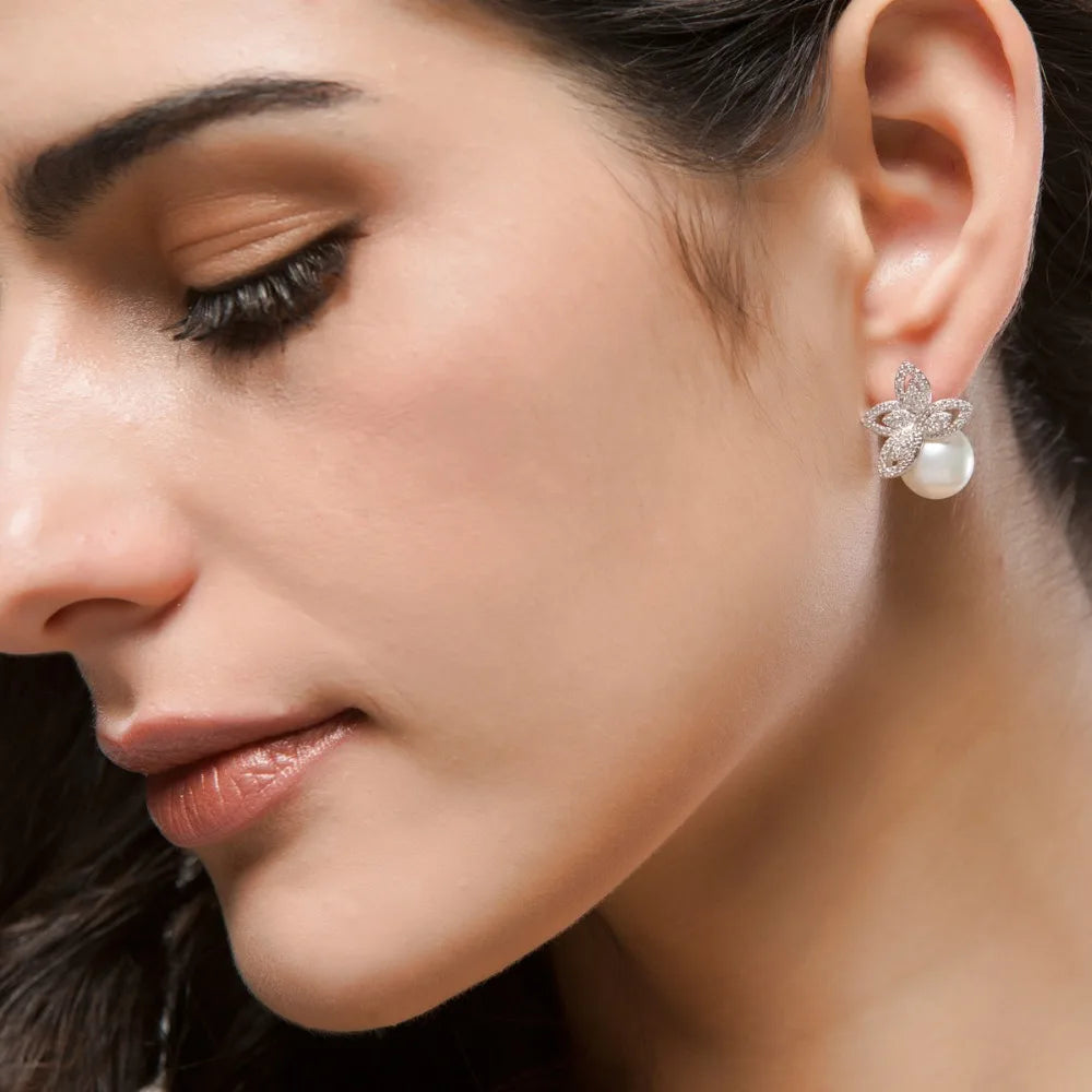 Luxury Clear Cubic Zircon Paved Flower Stud Earring with Imitation pearl